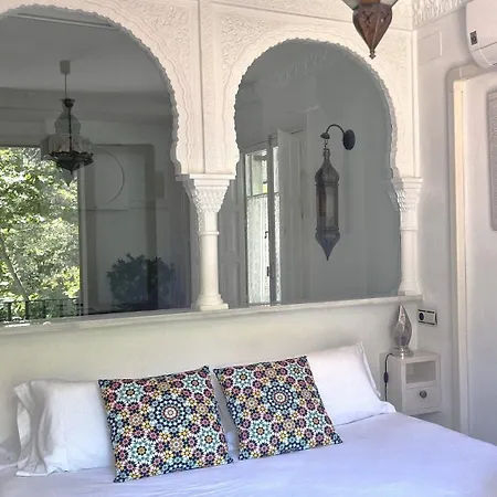 The Nasrid Palace From Your Bed !