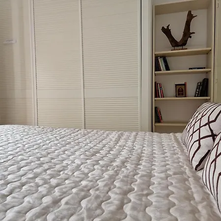 The Nasrid Palace From Your Bed !
