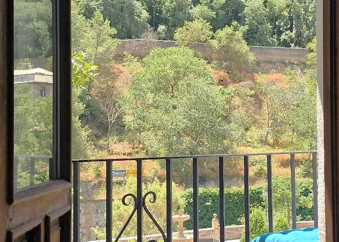 The Nasrid Palace From Your Bed ! Granada