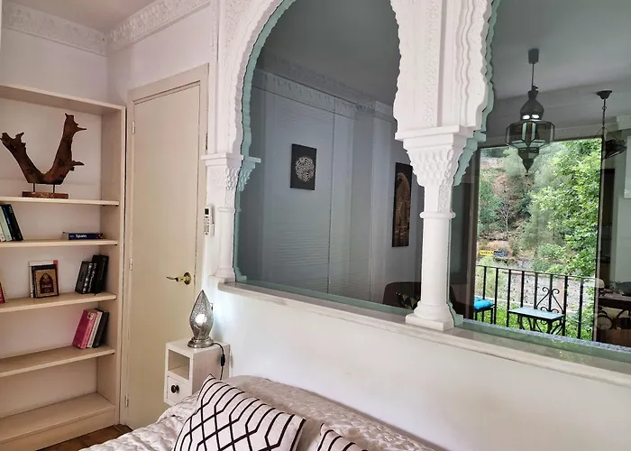 The Nasrid Palace From Your Bed ! Granada