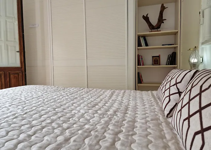 The Nasrid Palace From Your Bed !